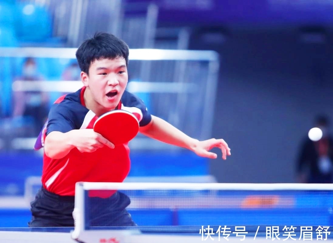 组图:羽毛球世锦赛 石宇奇2-1波波夫晋级八强