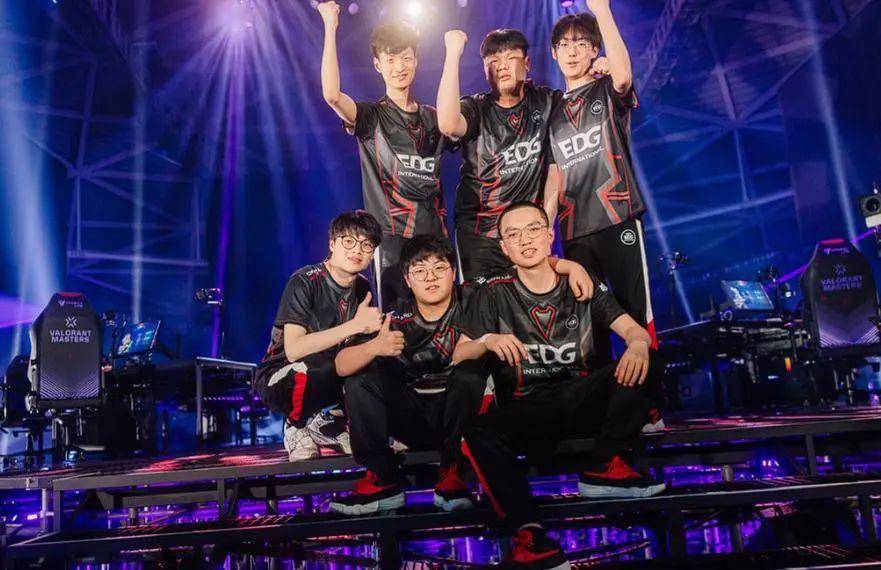 年连续两年 年连续两年